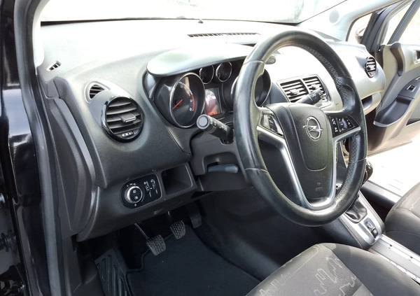 Opel Meriva cena 21100 przebieg: 194000, rok produkcji 2011 z Radom małe 301